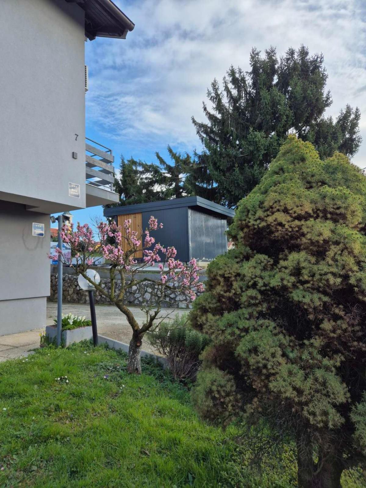 Apartmani Habibi Jalzabet Buitenkant foto